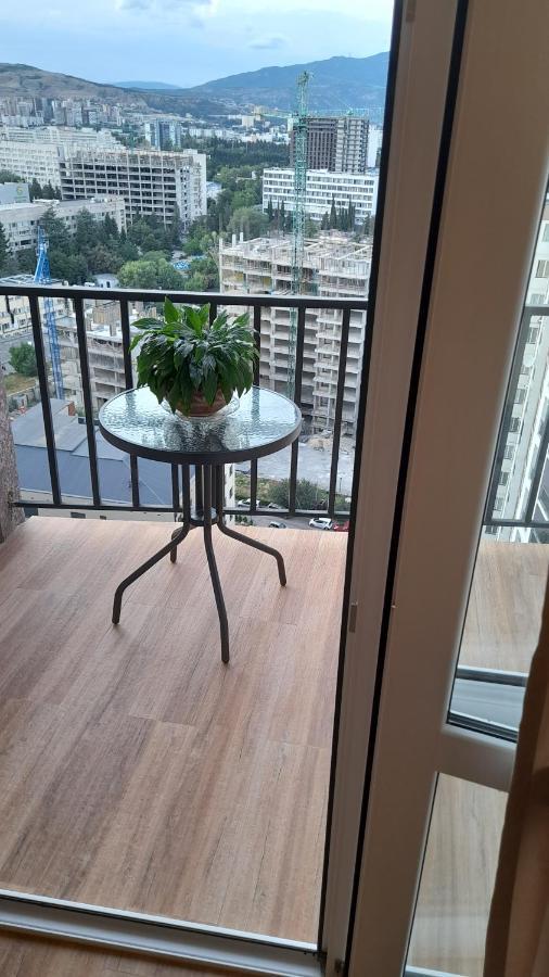 Flat Lägenhet Tbilisi Exteriör bild