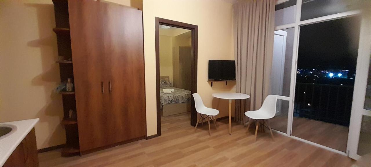 Flat Lägenhet Tbilisi Exteriör bild